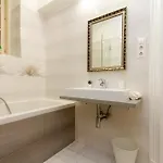 Luxury On Andrassy Avenue - A7 *