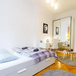 아파트 Luxury On Andrassy Avenue - A7 *