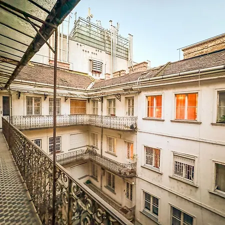 Luxury On Andrassy Avenue - A7 Apartment